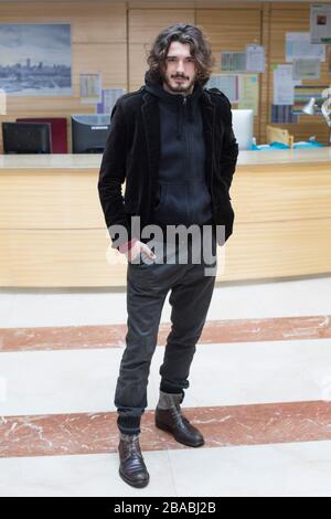 Der Schauspieler Yon Gonzalez posiert während der Präsentation der `Bajo sospecha´ TV Show in Madrid, Spanien. 11. Januar 2016. (ALTERPHOTOS/Victor Blanco) Stockfoto